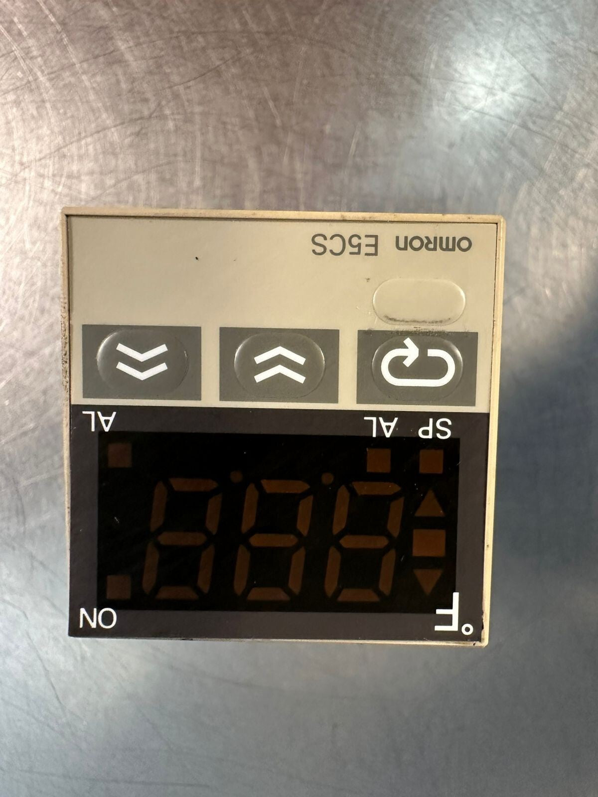 Omron E5CS-Q1KJX-F Temperature Controller 100-240V (4.2.5)