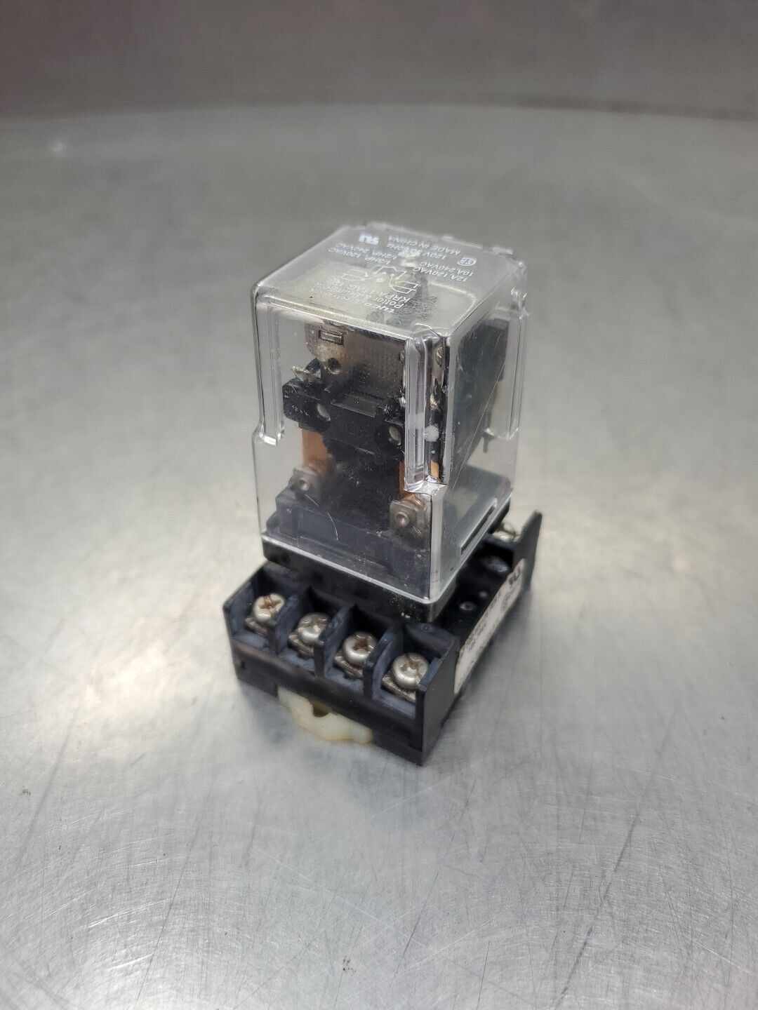 Tyco KRPA-11AG-120 12A Relay w/700-HN125 Series A 10A Base. 4E-35