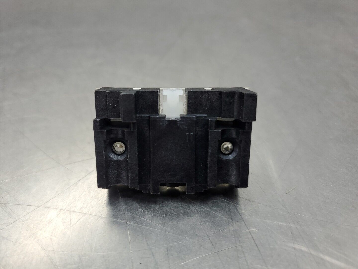 ALLEN BRADLEY 800T-XA CONTACT BLOCK, Ser D, MISSING PLUNGER TAB. 4C-40