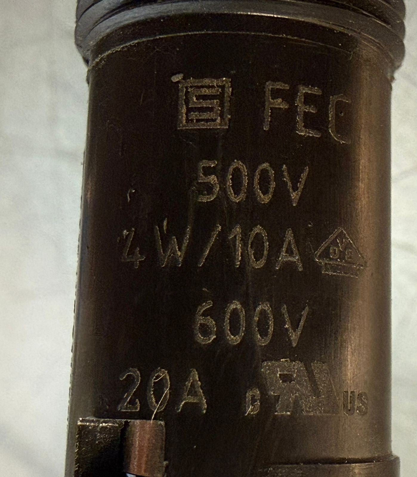 Panel Mount Fuse Holder with Spade Terminals Fec 500V 4W/10A - 600v 20A (9.3.1)