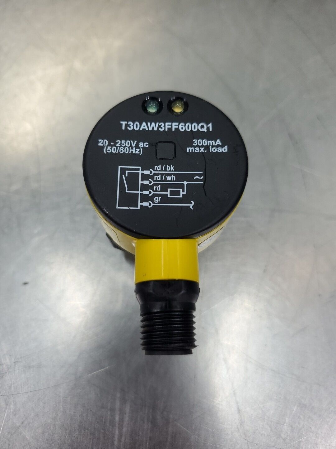 Banner T30AW3FF600Q1 20-250VAC 50/60Hz 300mA Sensor. 5E-16