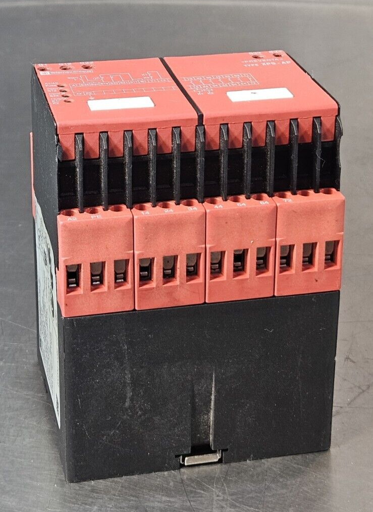 Telemechanique XPS-AP Safety Relay (BIN741)