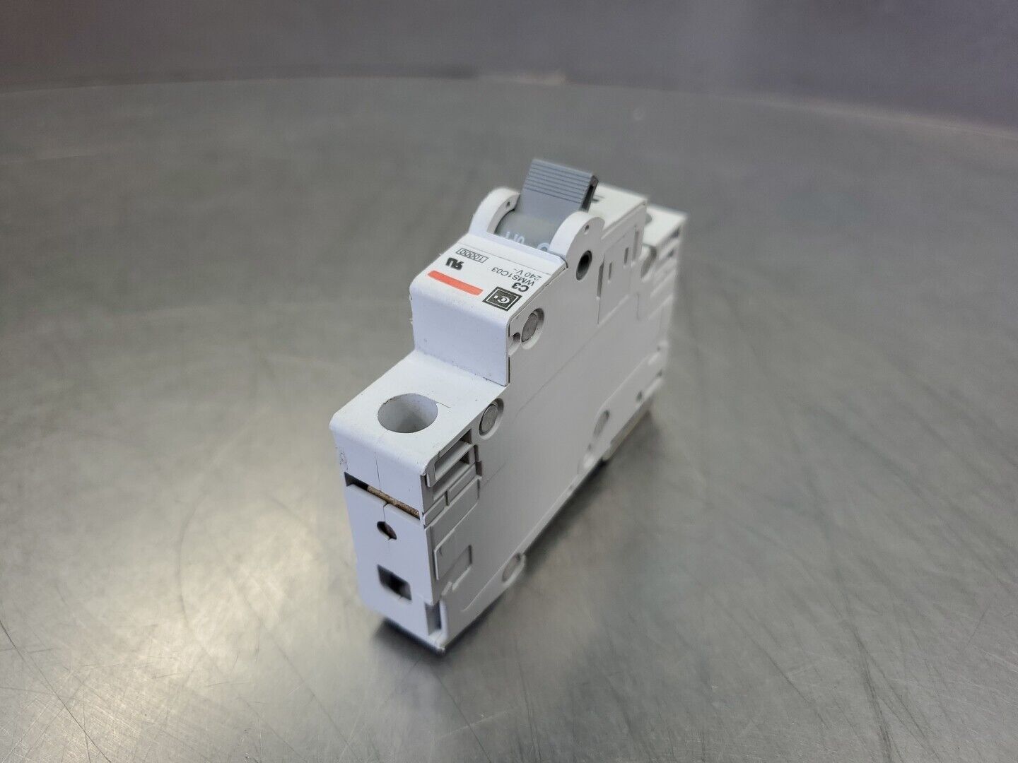 Cutler-Hammer C3 WMS1C03 Circuit Breaker. 240VAC, 1 Pole. 4E-1