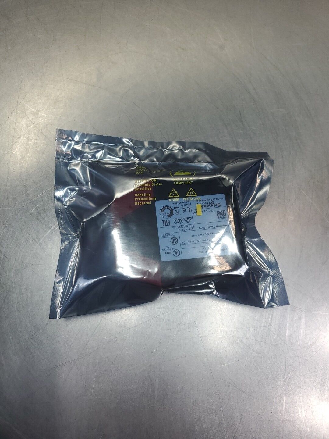 Schneider Electric XPSAK311144 Relay, 24V AC/DC. 3E-33