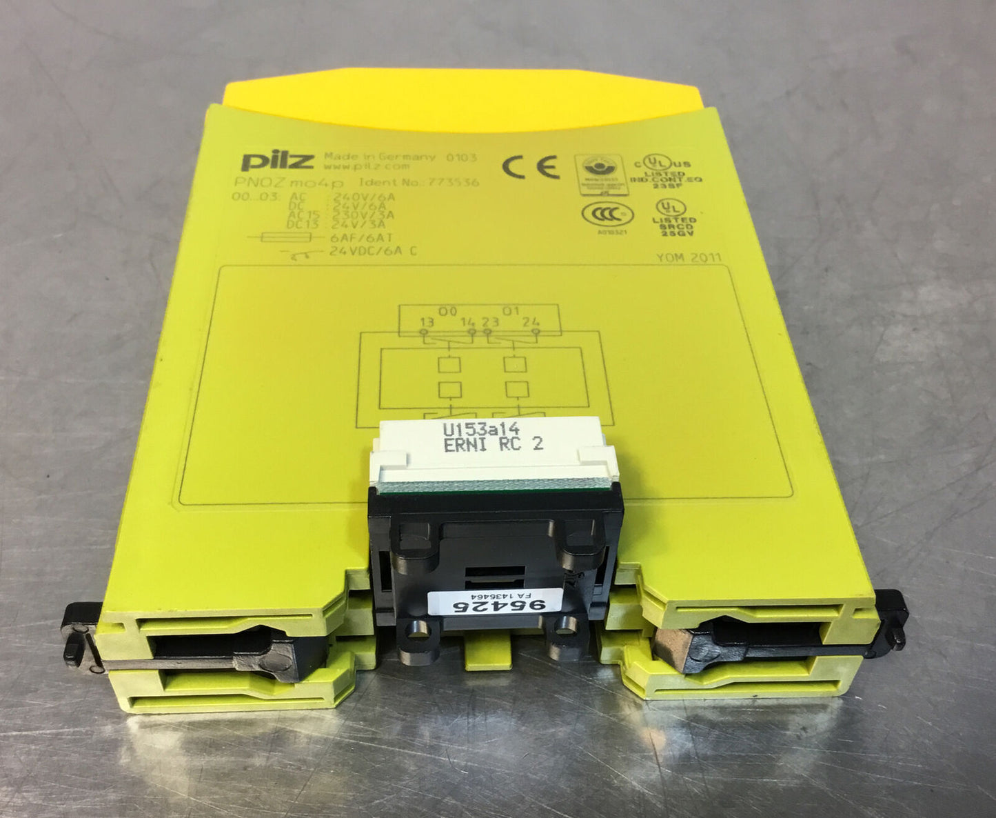 PILZ PNOZ mo4p SAFETY RELAY 773536 SAFETY MODULE 5B-3