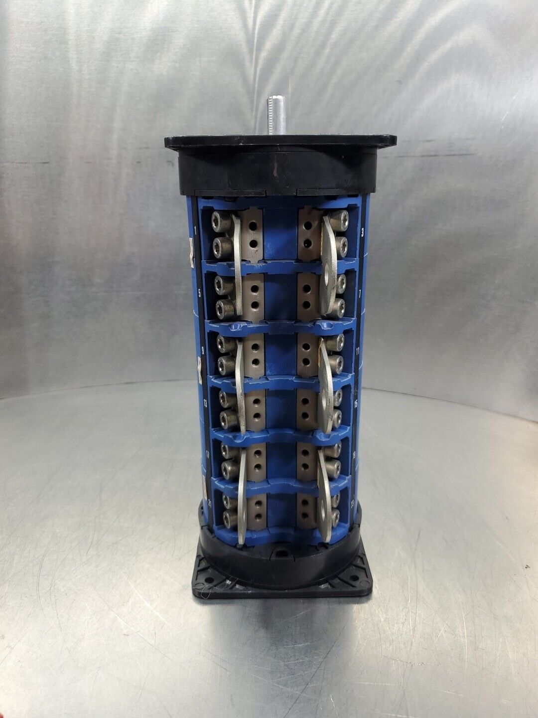 KRAUS & NAIMER L400 (VDE 0660-I/BS 861) MAKE-BREAK SWITCH, 400A 600VAC. 4D