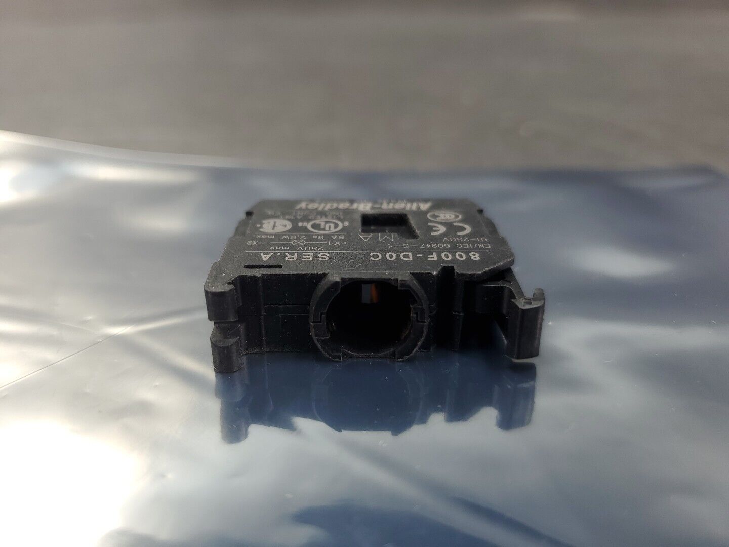 Allen Bradley 800F-D0C Ser A Contact Block, 250V. 4E-35