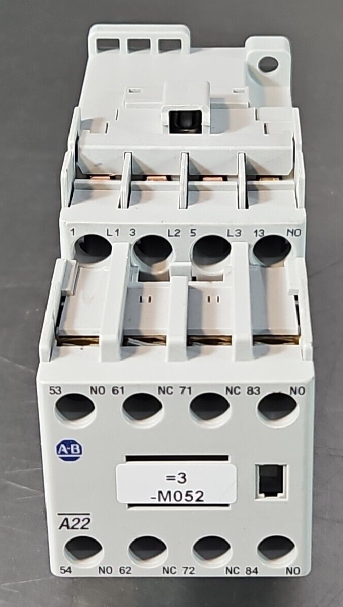 Allen Bradley 100-C23UEJ10 /C Contactor 3Ph Coil 24VDC 600VAC Max loc4B10