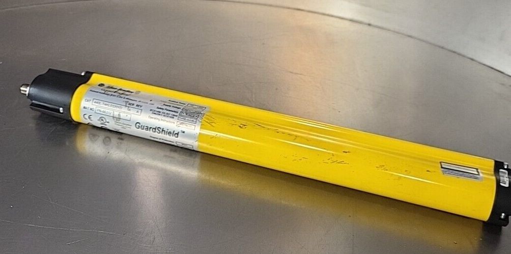 ALLEN BRADLEY 440L-R4KL0320YD Ser.A REV D GuardShield. (BIN 3.3.4)