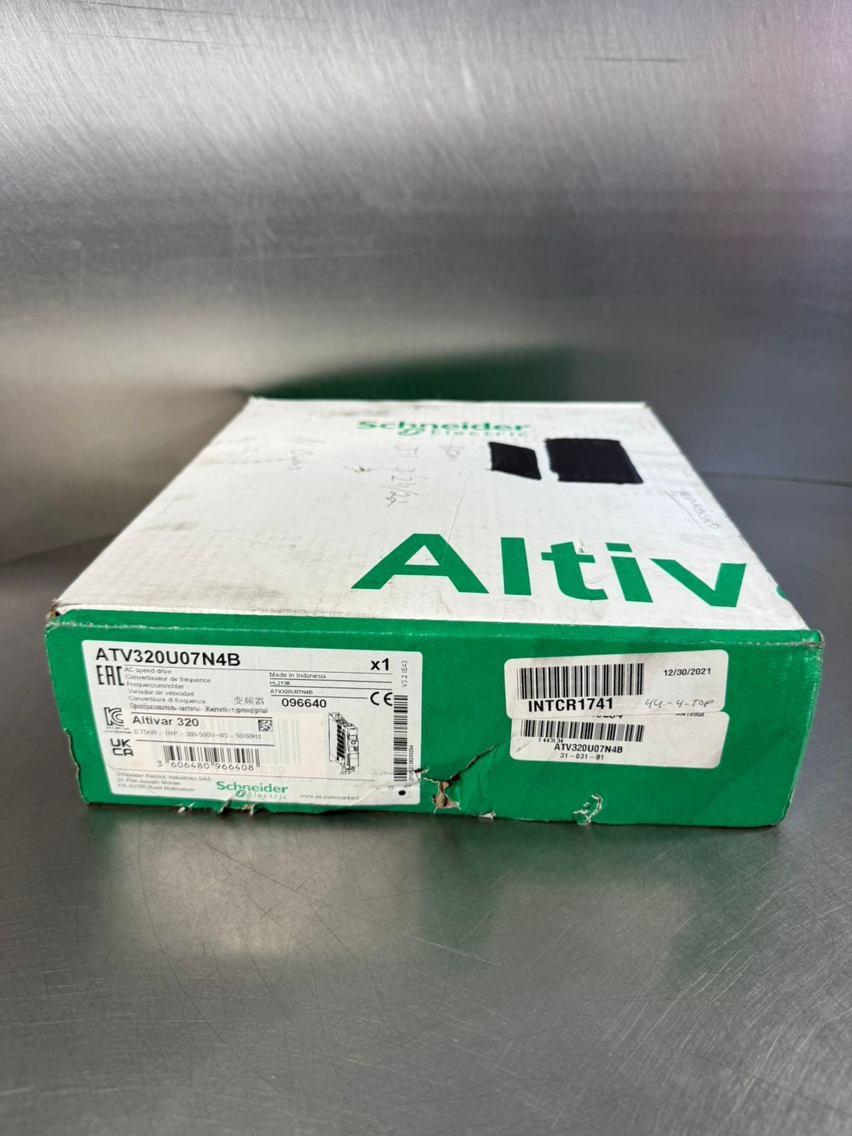 Schneider Electric Altivar 320 AC Drive ATV320U07N4B 0.75kW-1Hp (8.5.6)