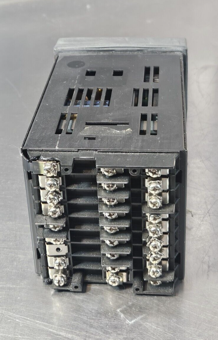 Honeywell UDC3000 Universal Digital Limit Controller (BIN642)