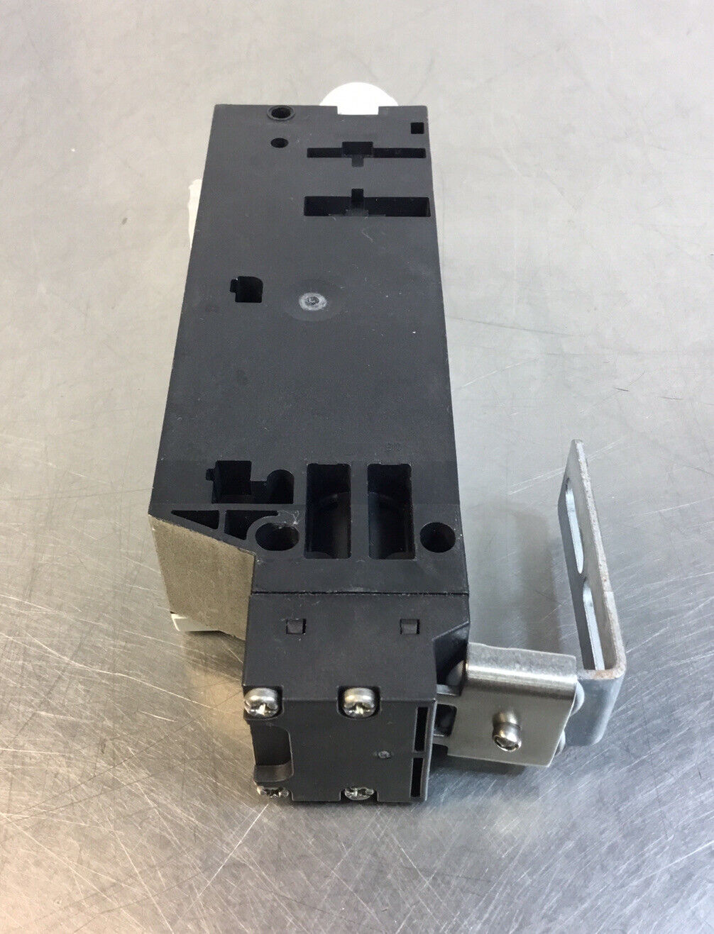 RITTAL SZ2418 SAFETY INTERLOCK 24VDC 8W (with bracket) 5E-7/2
