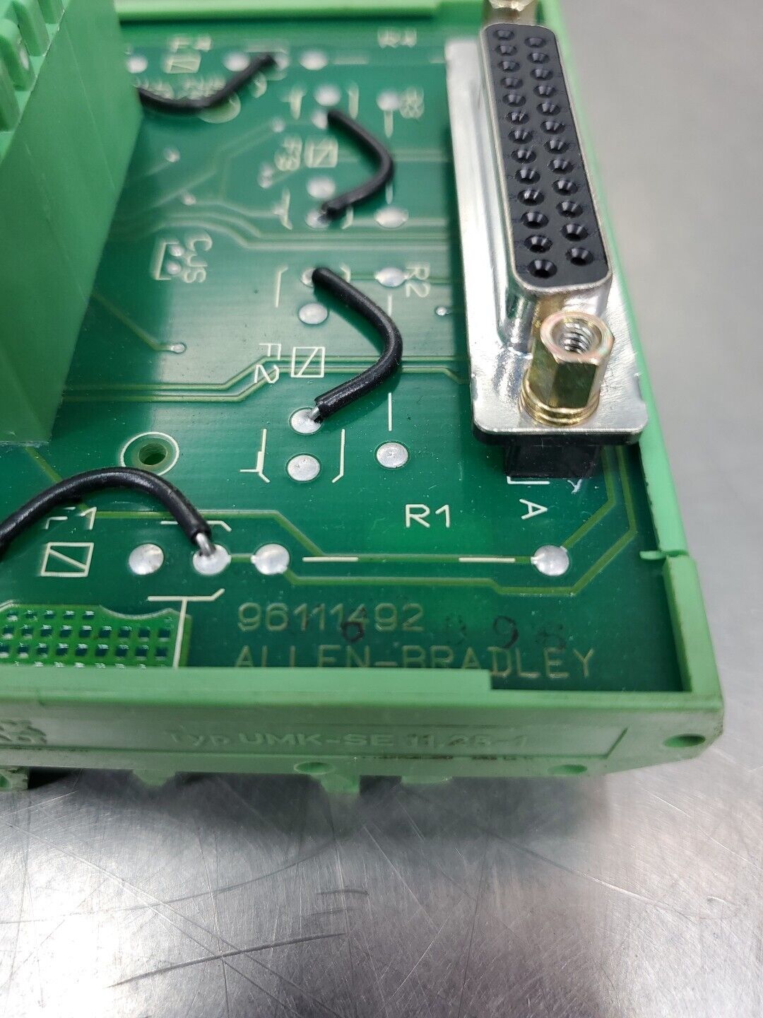 ALLEN BRADLEY 96111492 REMOTE TERMINATION PANEL w/Phoenix Contact DIN Base 3D-29