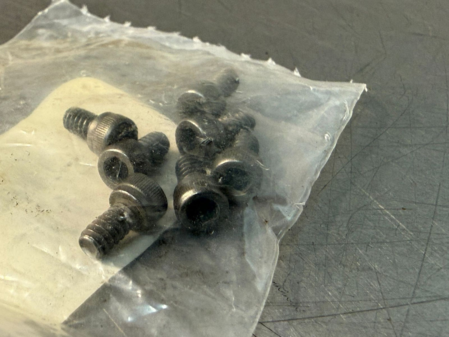 HW30392-004 - ZEBRA SCREW 07units NEW (3.1.1)