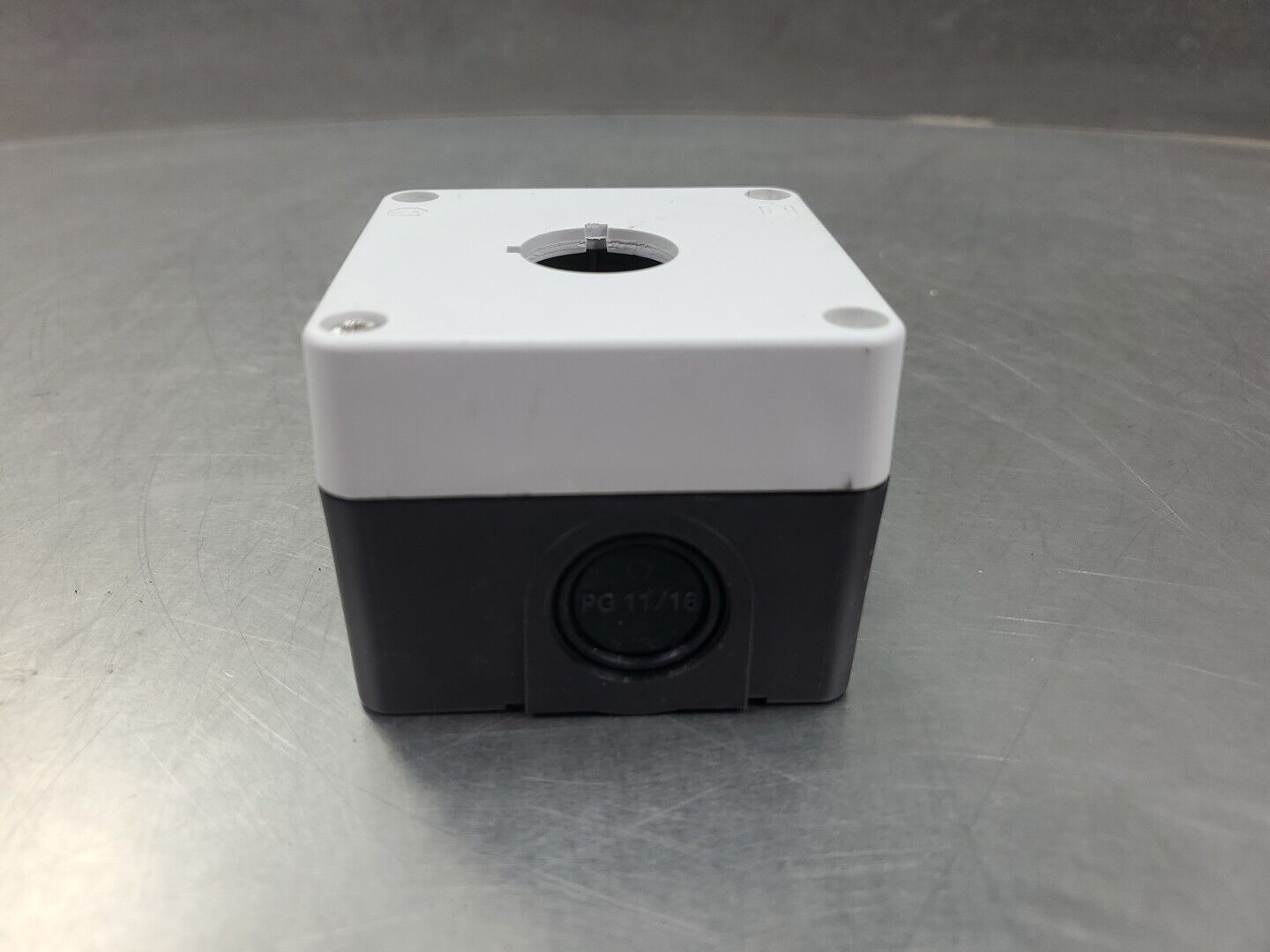 ALLEN BRADLEY 800FD-1P 1-HOLE ENCLOSURE MODULE. 4D-35