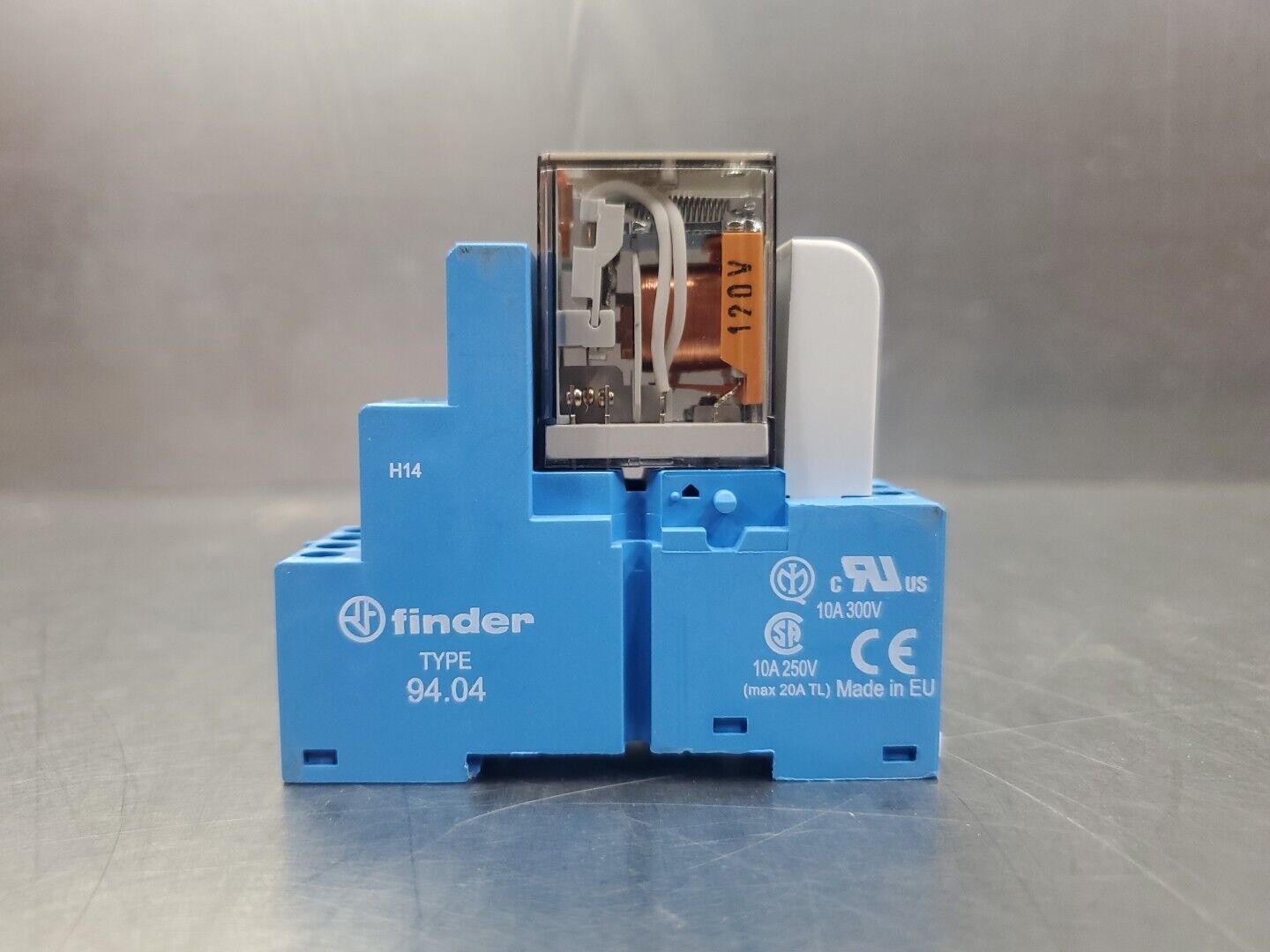 FINDER 55.34.8.120.0040 7A Relay w/94.04 Base & 99.02.0.230.98. 4D-32