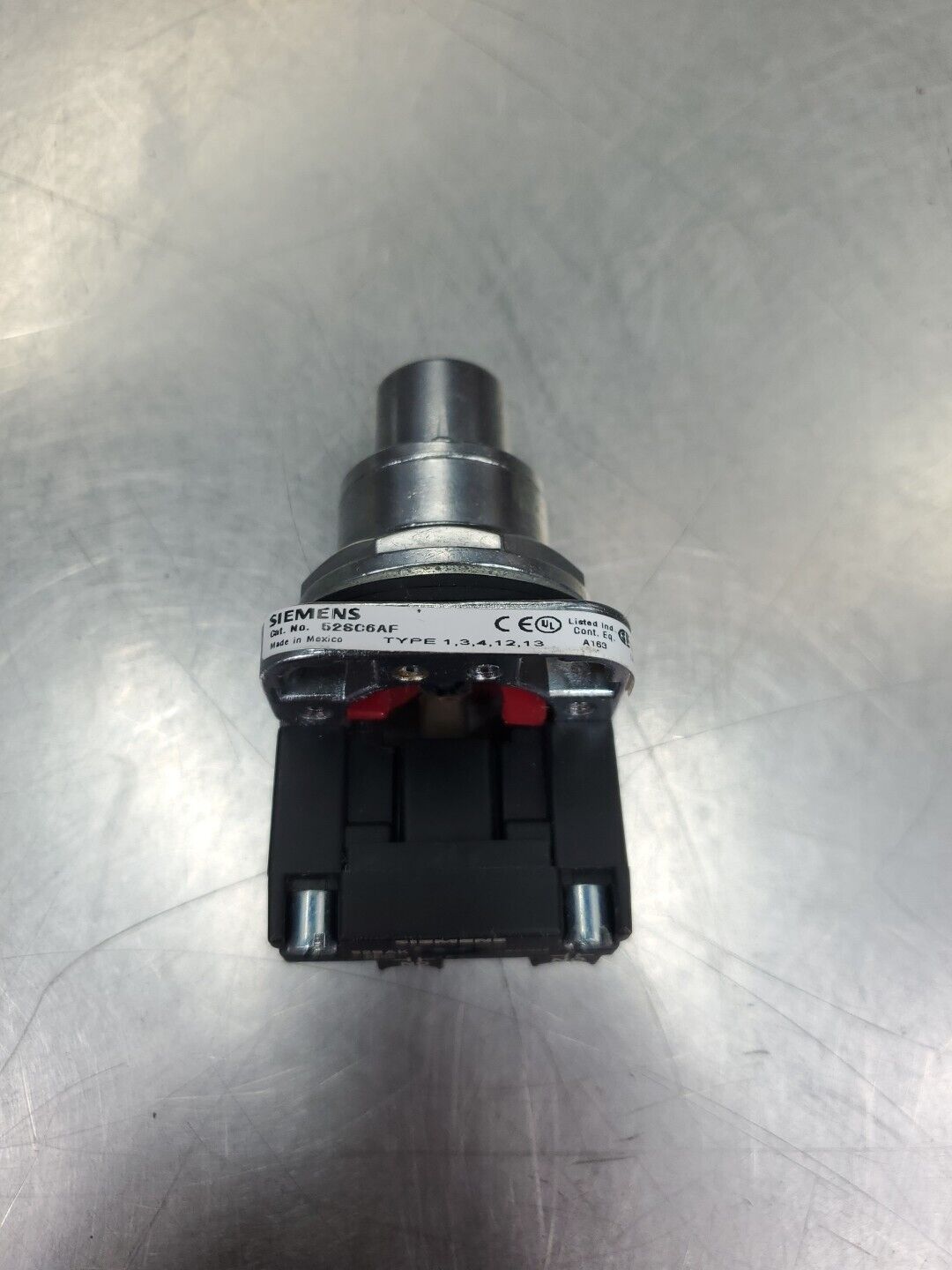 Siemens 52SC6AF Rotary Keyed Switch *No Key* 4D-13