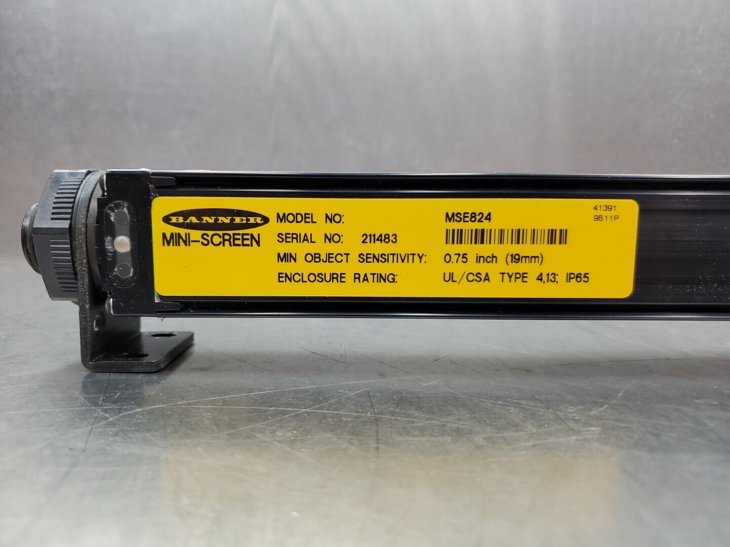 Banner MINI-SCREEN MSE824 Safety Curtains. 5E-24