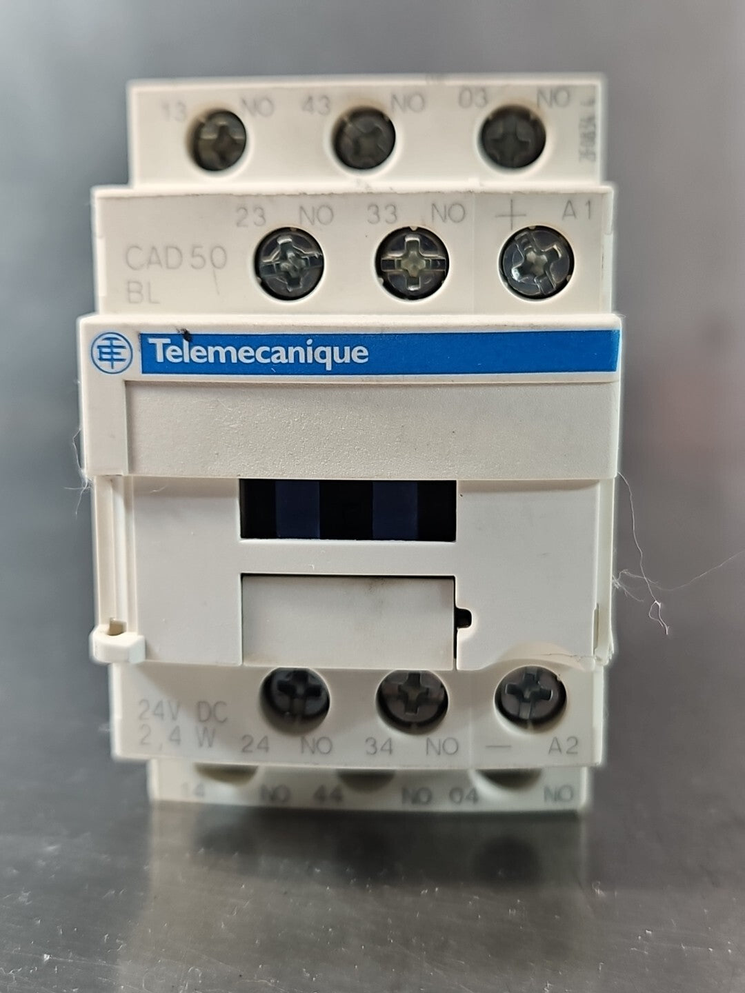 Telemecanique CAD50BL Control Relay 600vac 24vdc (BIN453)
