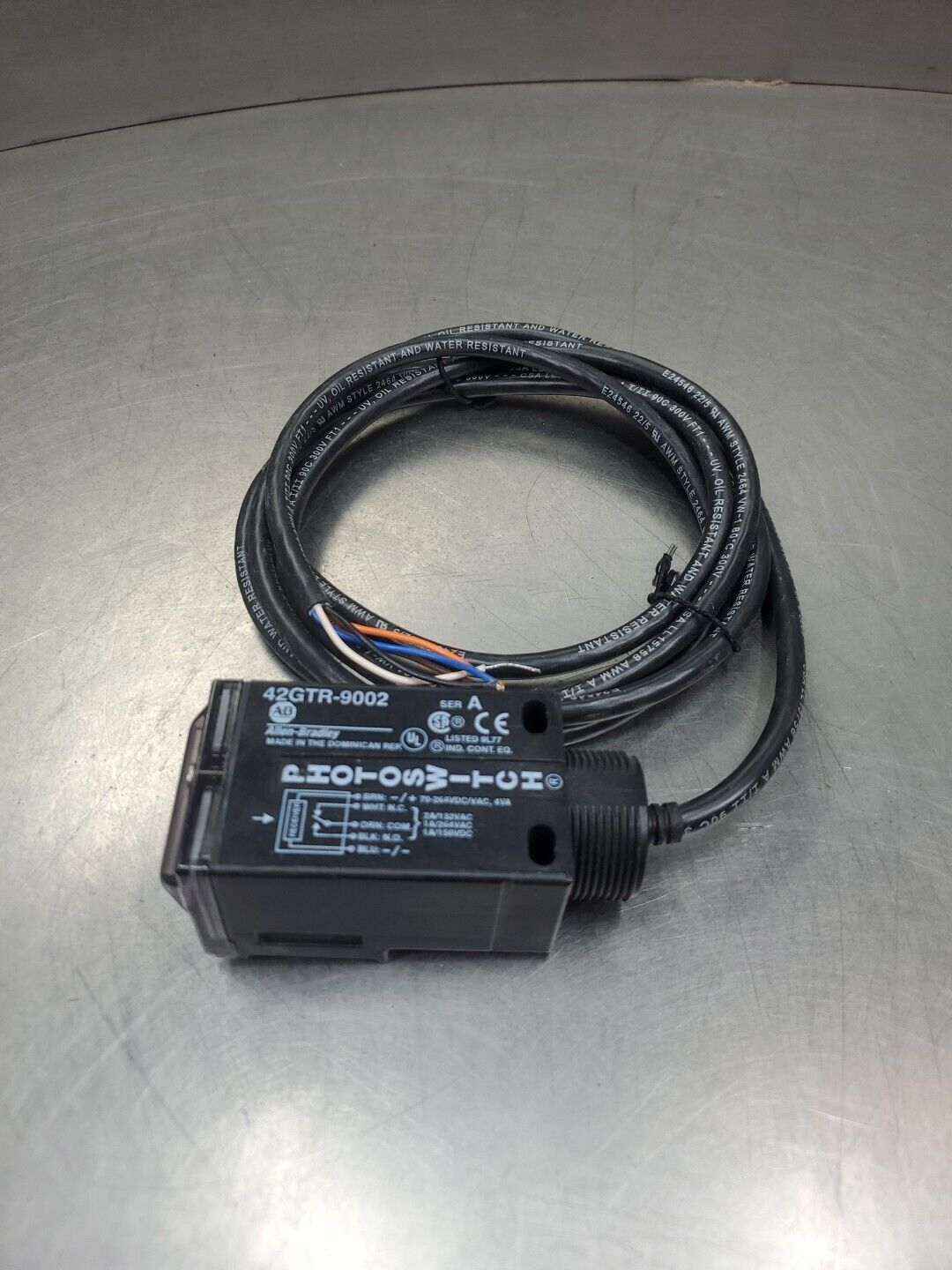 ALLEN BRADLEY 42GTR-9002 Ser A Photoelectric Sensor. 5E-33