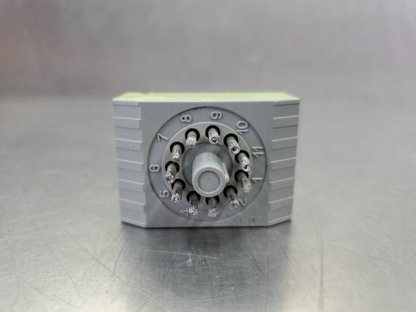 Multicomat CT3-E20/H Time Cube 90-265V Relay. 4D-25