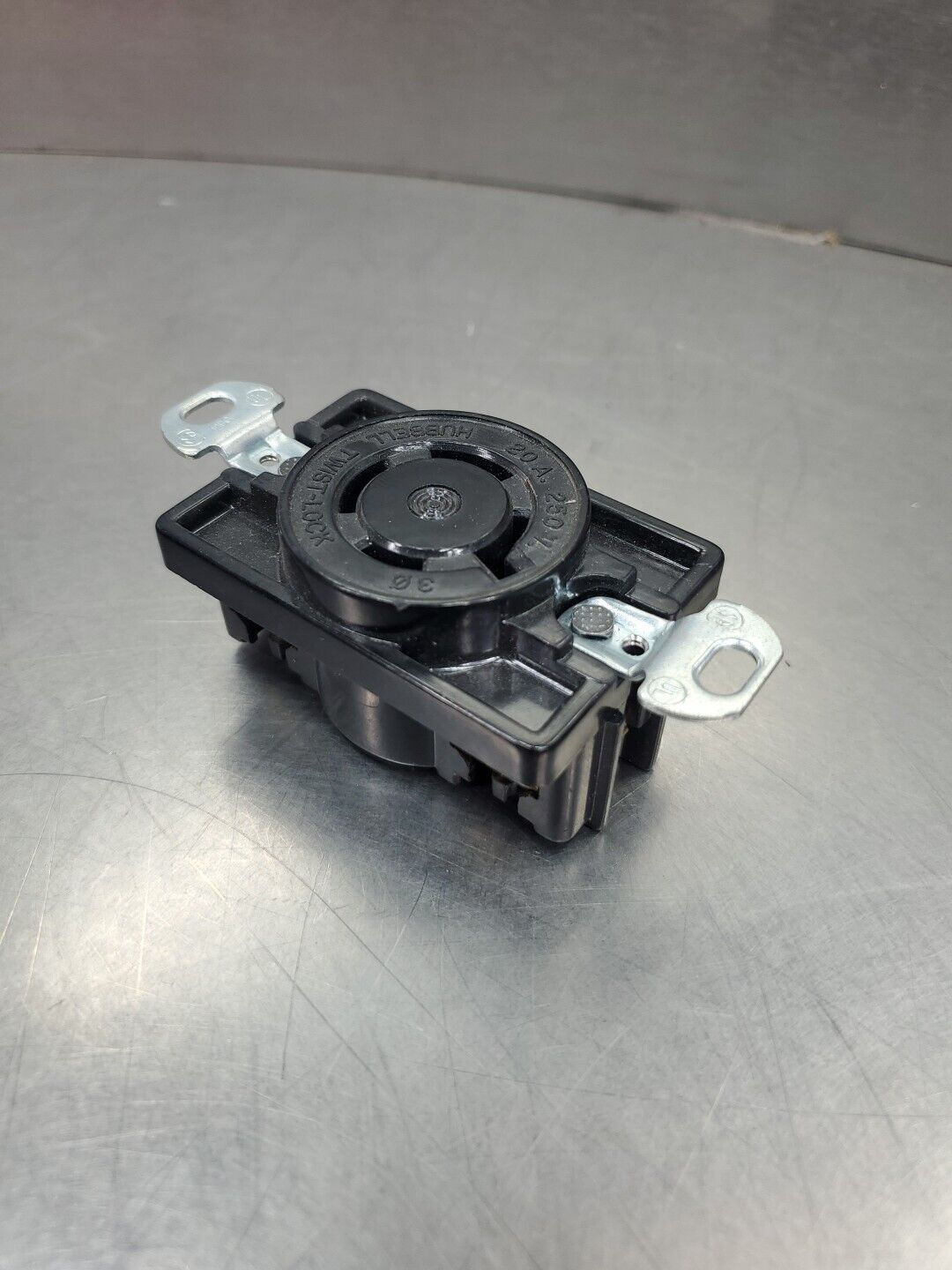 HUBBELL TWIST-LOCK 20A 250V RECEPTACLE. 4B-37