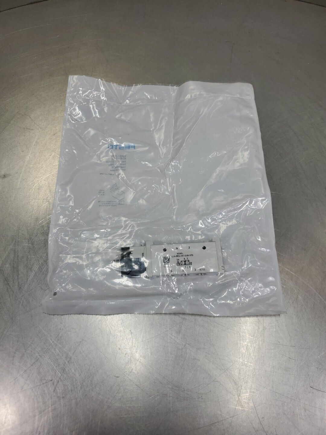 Festo VUVG-L14-M52-AT-G18-1R8L Solenoid Valve, 12/24 VDC. 6D-2