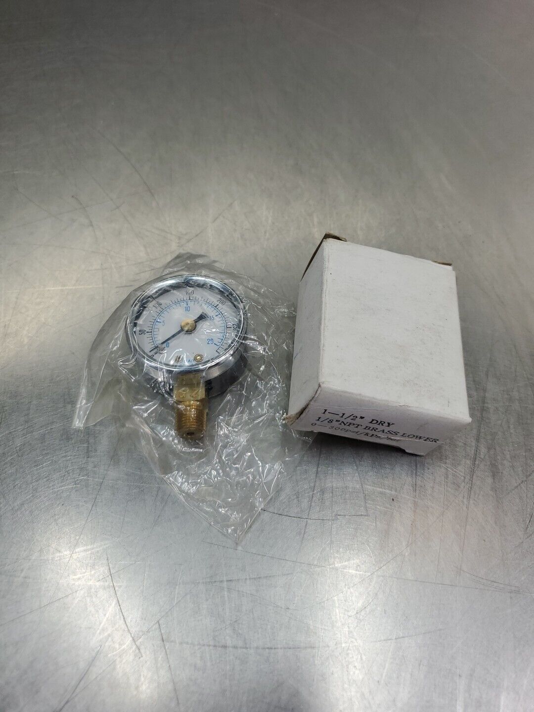 Air Pressure/Hydraulic Gauge, 300 PSI 1.5" Face, Back Mount 1/8 NPT. 6E-7