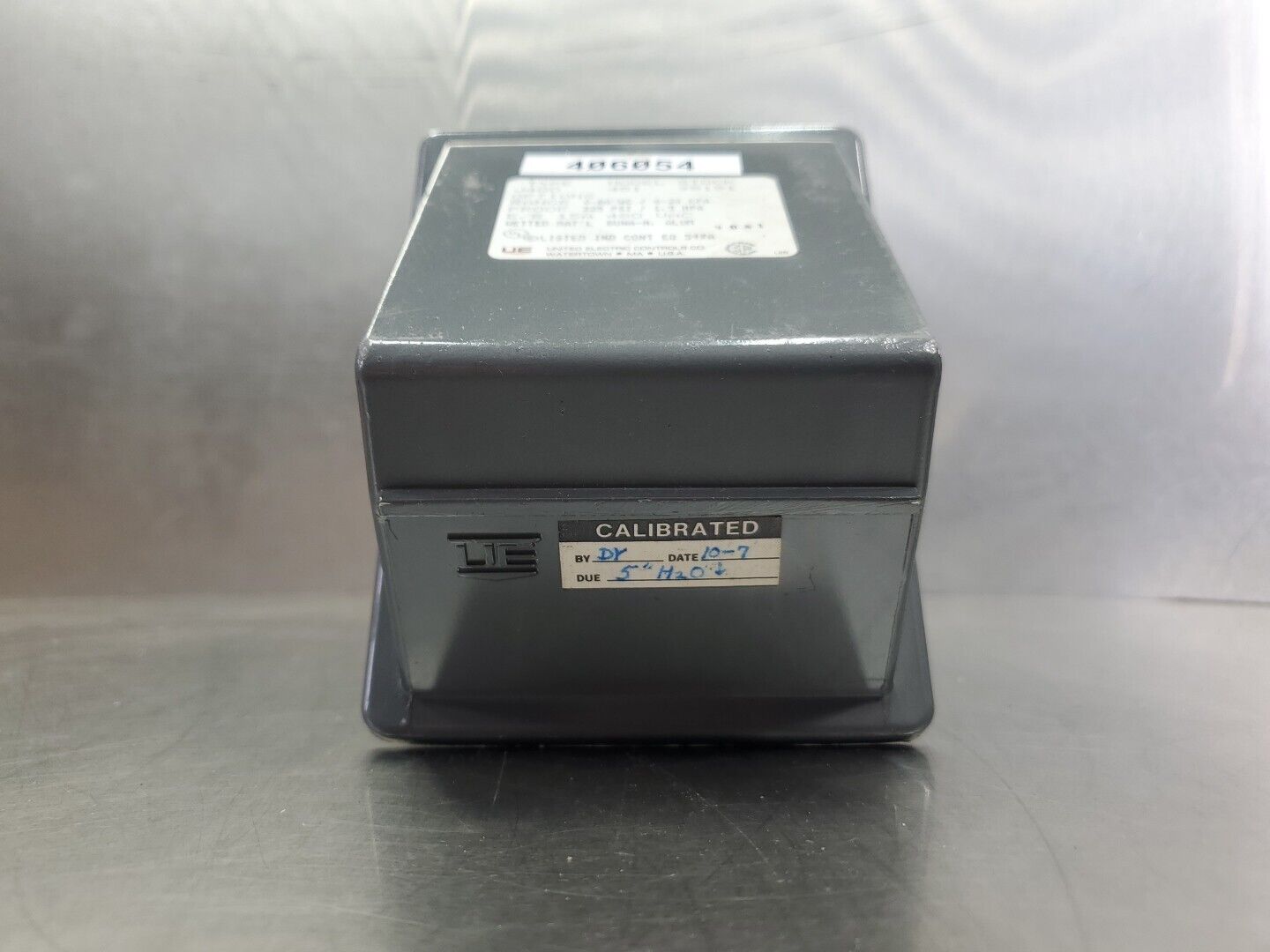 United Electric Controls J400 Model 451 Pressure Switch, 225 Max PSI. 6E-18