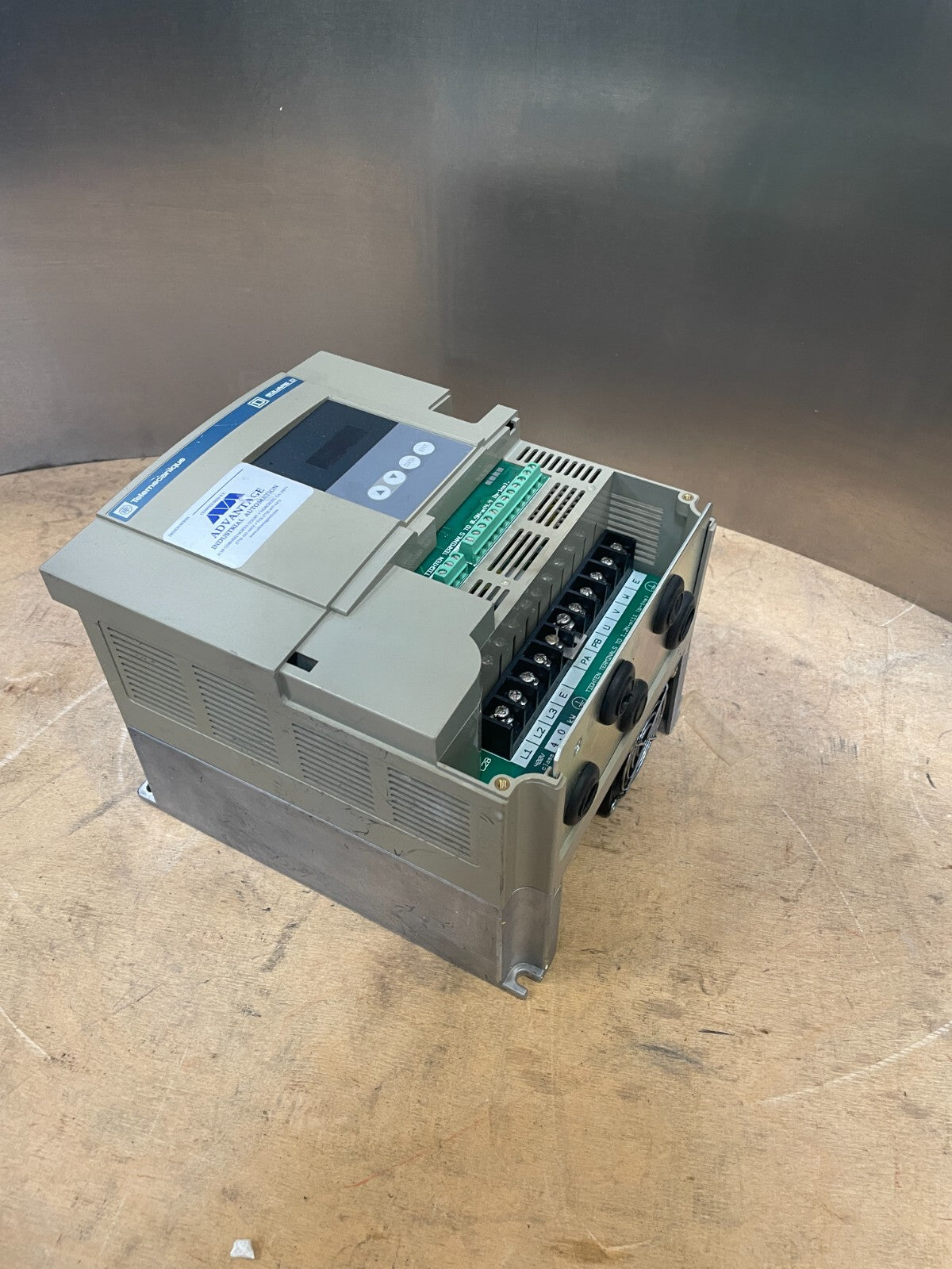 Telemecanique Altivar 8 ATV18U72N4 380/460V 50/60 Hz 5HP 4kW Frequency Converter