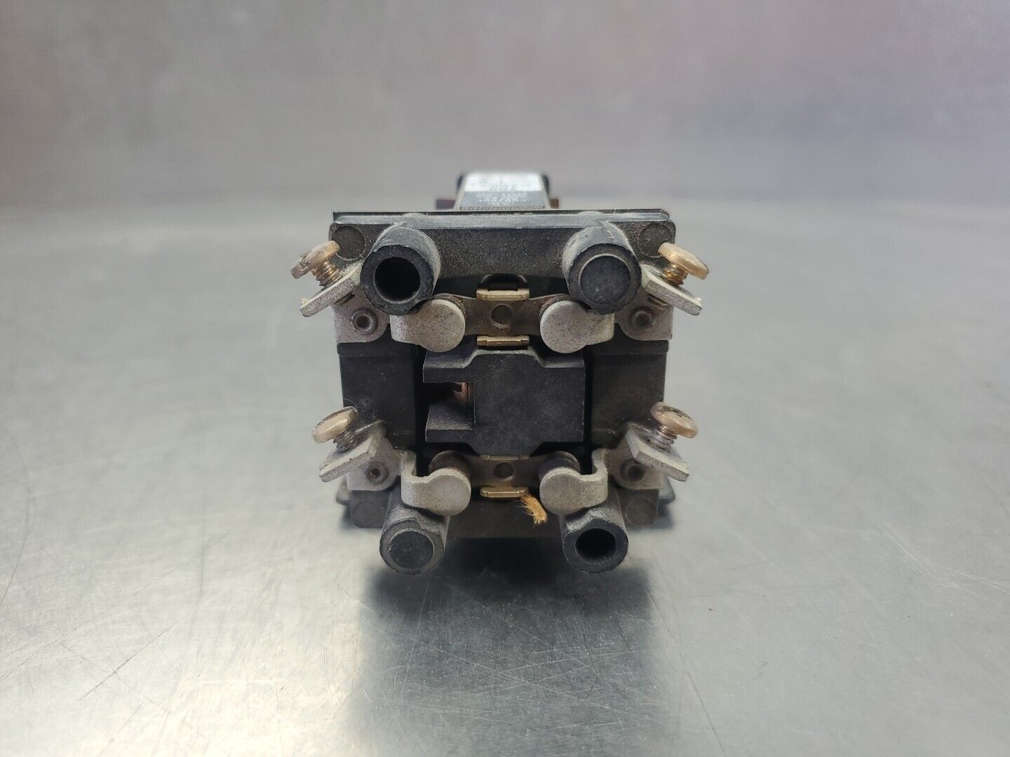 Allen-Bradley 700-C200A1 AC Control Relay, 110/120V Series B. 4D-27