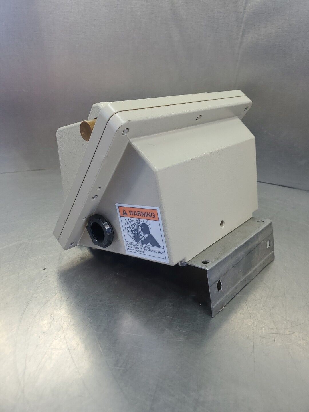 BROOKS Tri-20 Totalizer/Rate Indicator, 0320AA1A1B1B1B, 19-30VDC. 2D