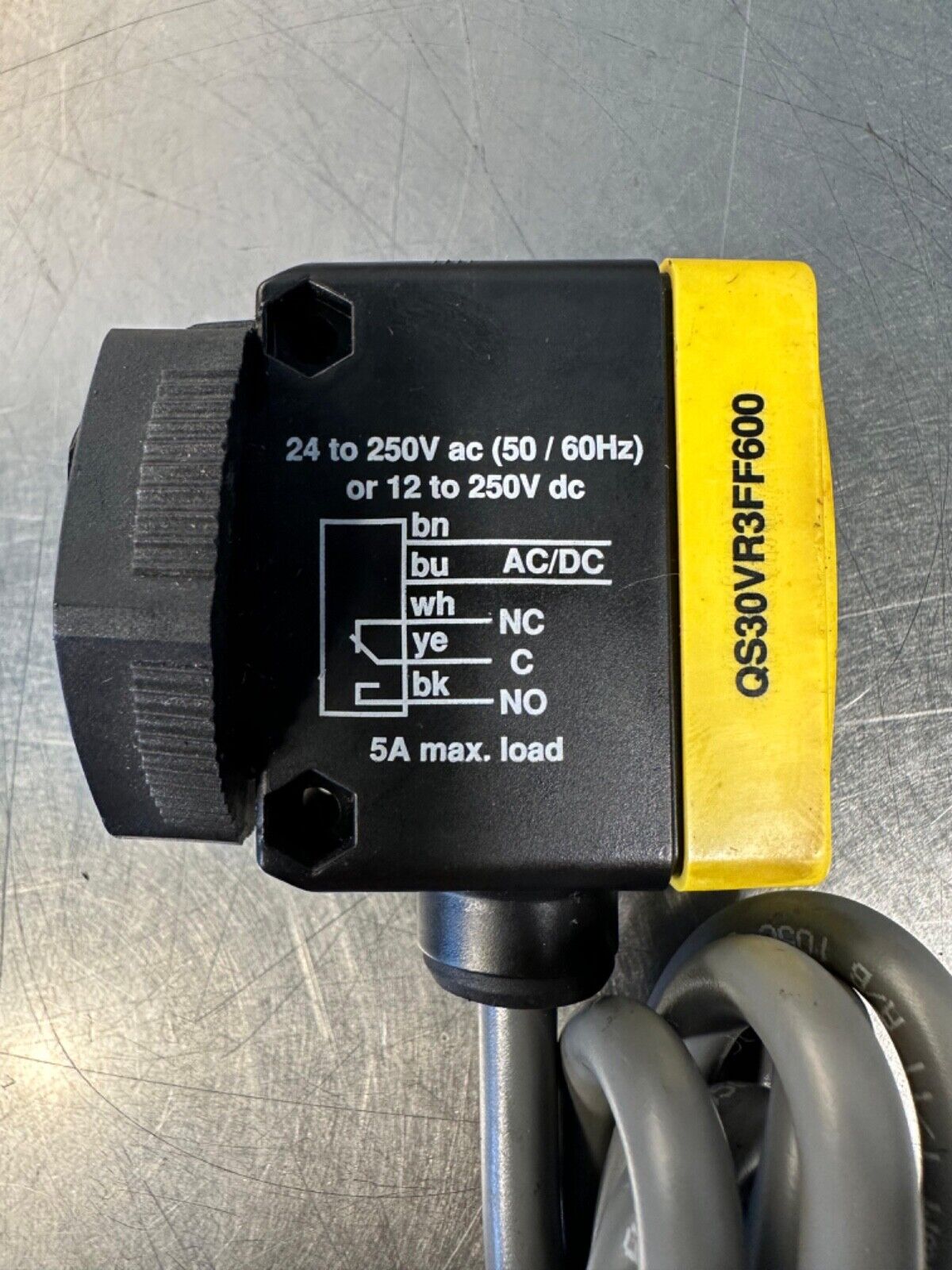 Banner Enginnering QS30VR3FF600 1223A 5A Max load/ QS30-VR3-FF600 (5E-23)