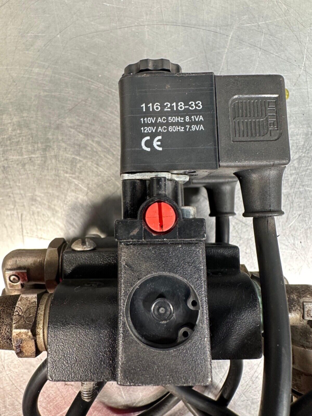 Aro A213SD-120-A Solenoid Air Cont. Valve 116-218-33 120V Coils (6E-8)