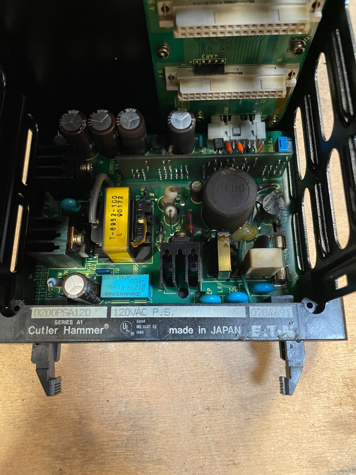 Eaton Cutler Hammer D200MOD1615A Series A1 240VAC Input PLC Module