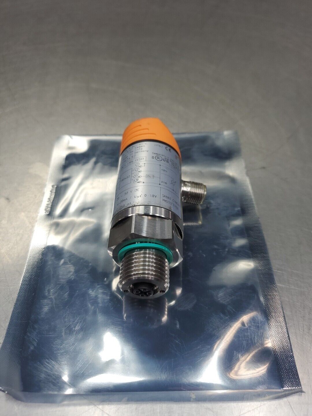 IFM TR2432 Temperature Sensor Module, 20-30VDC. 5E-35/3