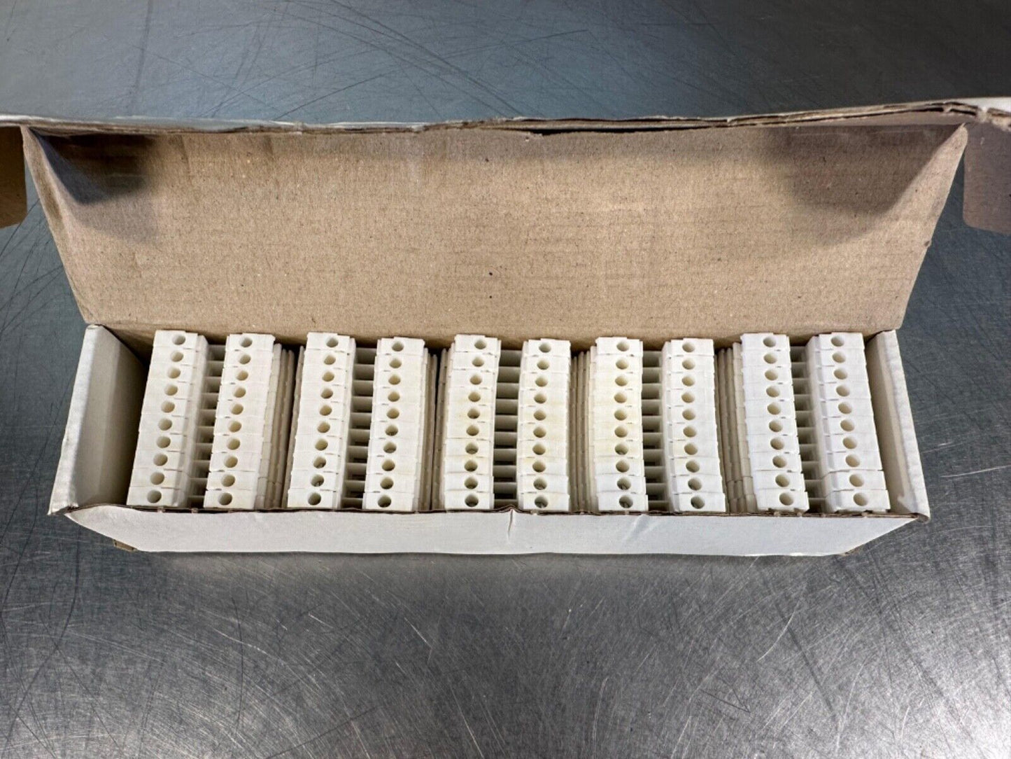 Abb MA2.5/5 1Sna105052R2100 / 1SNA105052R2100 box W. 50 unit (4C-37)