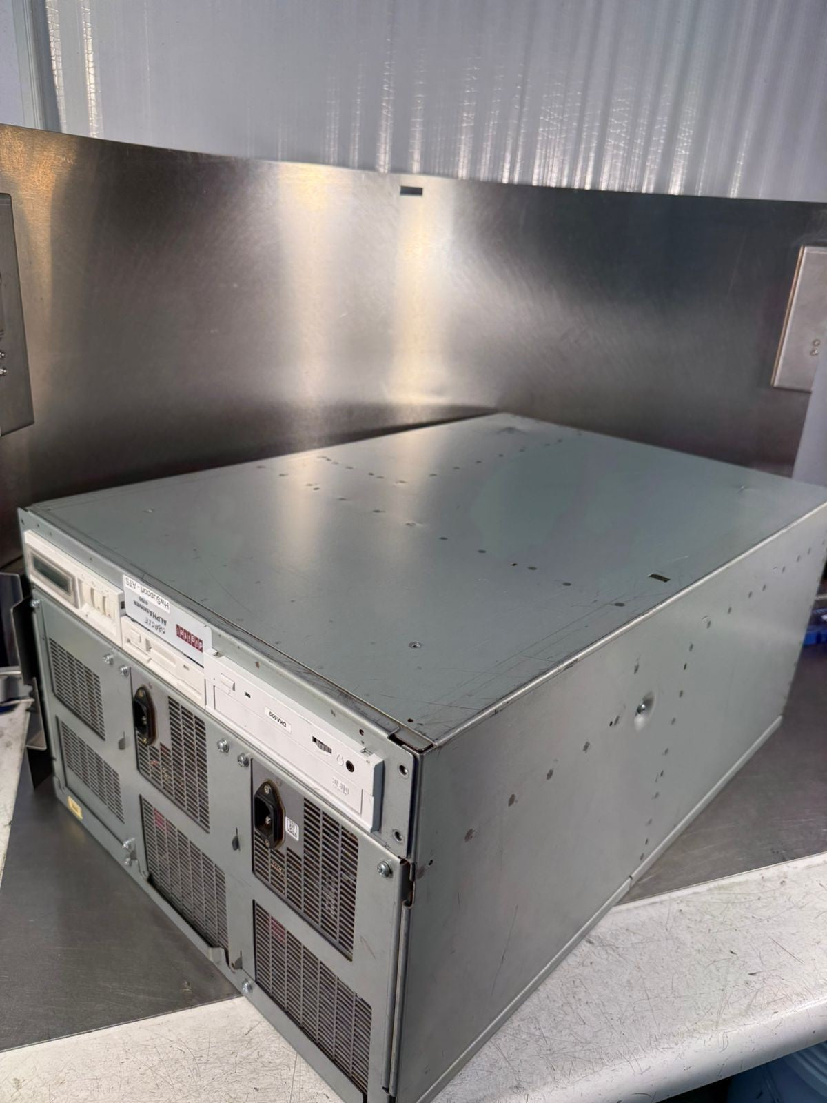 Digital Alpha Server 4100 BA30A-AA (12.6.4)