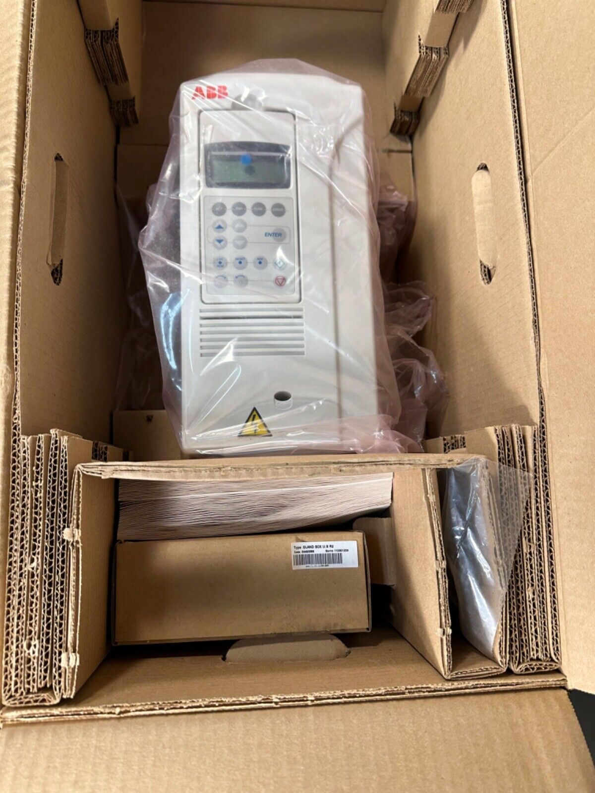 ABB Variable Frequency Drive ACS800-U1-0016-5 - P901 NEW  (1G-23)