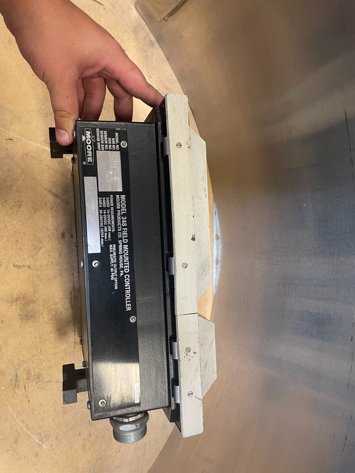 Moore 348EC2DN2BNNH1E Black & White Fieldpac Field Mounted Controller