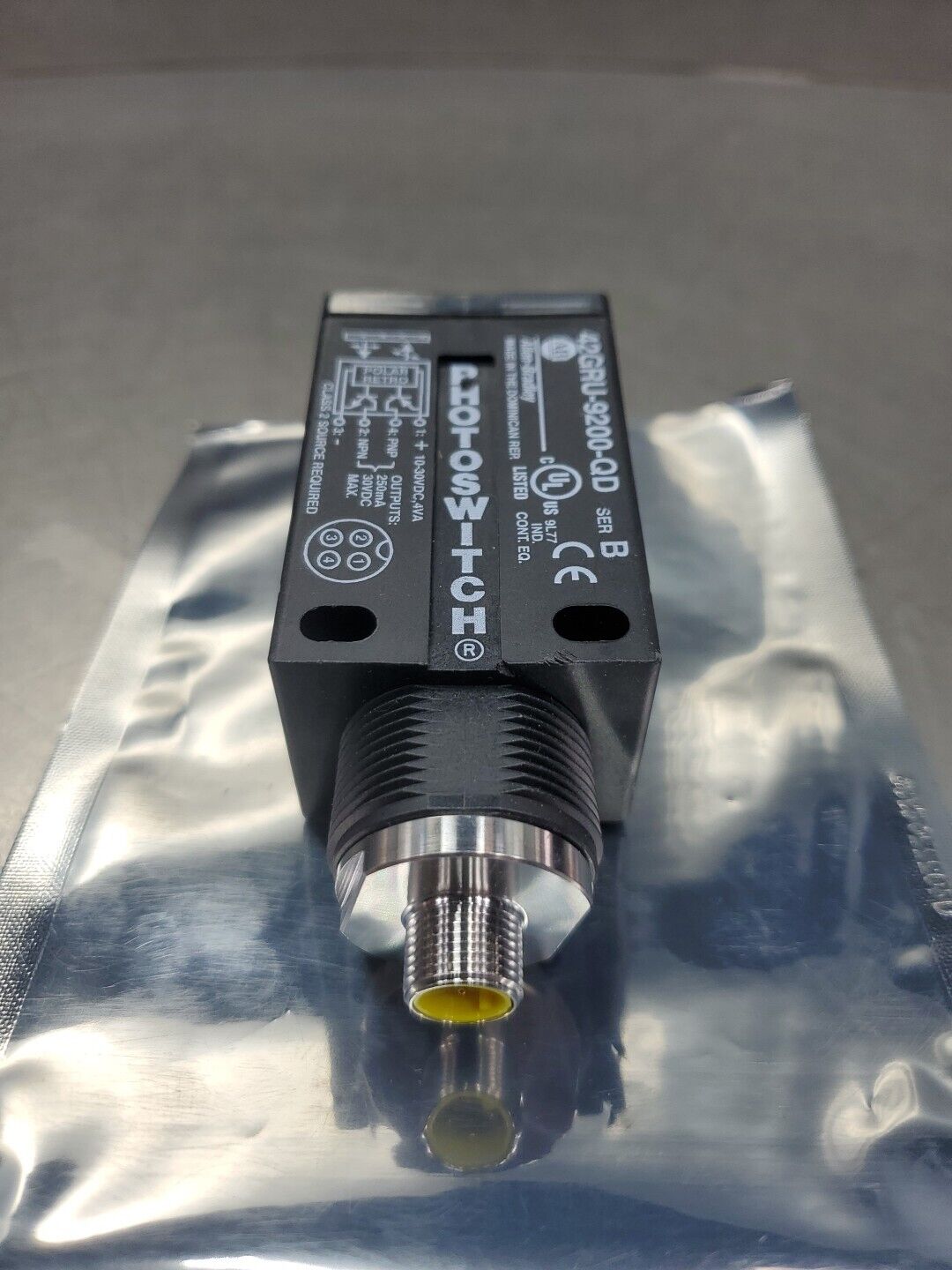 Allen Bradley 42GRU-9200-QD Ser B Photoswitch Photoelectric Sensor. 5E-35