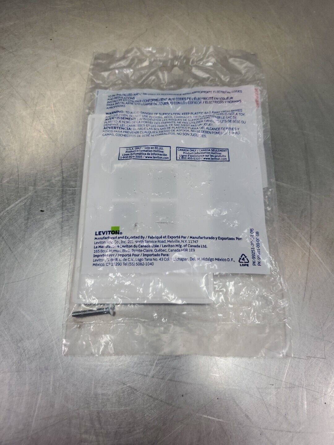 Leviton 41091-4WN White Midway Quickport 4-Port Wallplate. 5E-30