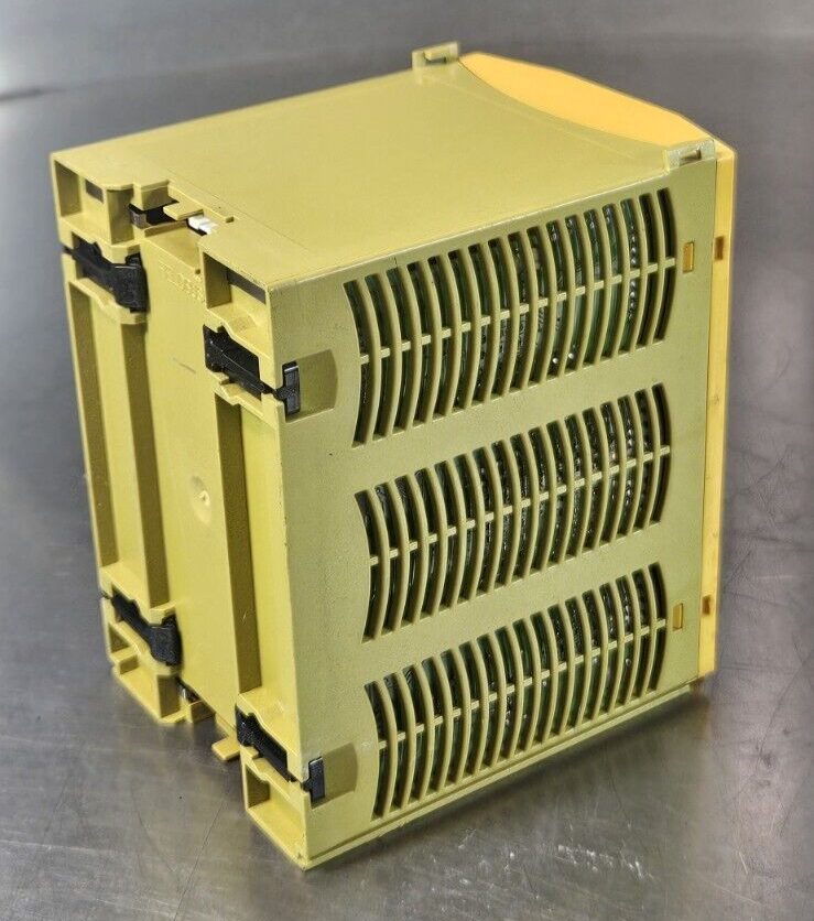 Pilz PN0Z M1P Safety Relay 24VDC 773100 (BIN745)