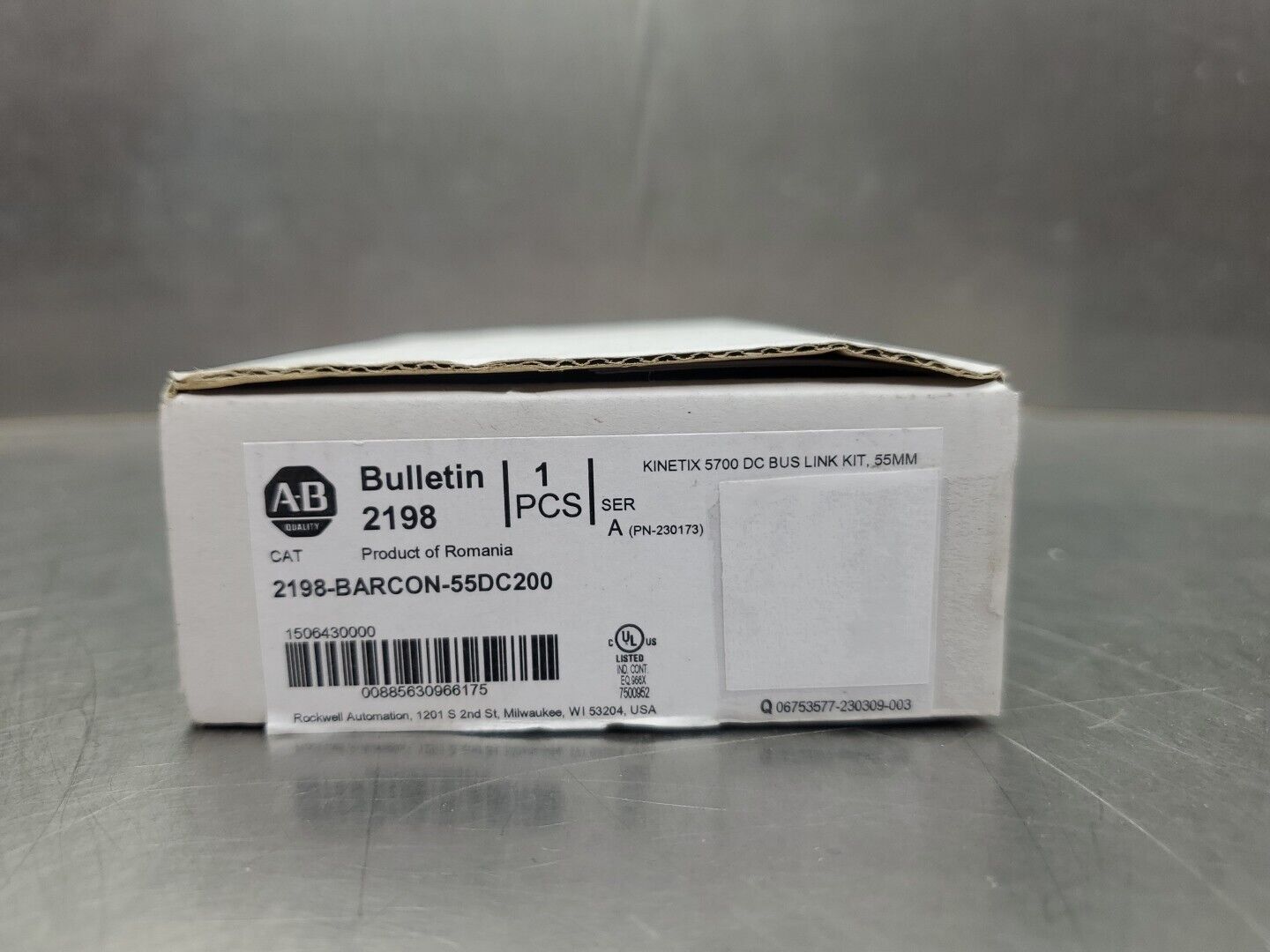 Allen Bradley 2198-BARCON-55DC200 Kinetix 5700 55mm DC Bus Link Kit. 4C-31