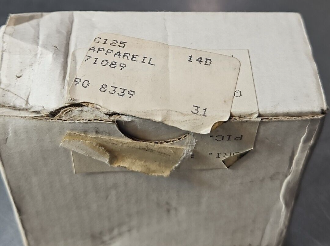 MERLIN GERIN 71089 Transient Voltage Surge Suppressor (BIN423)