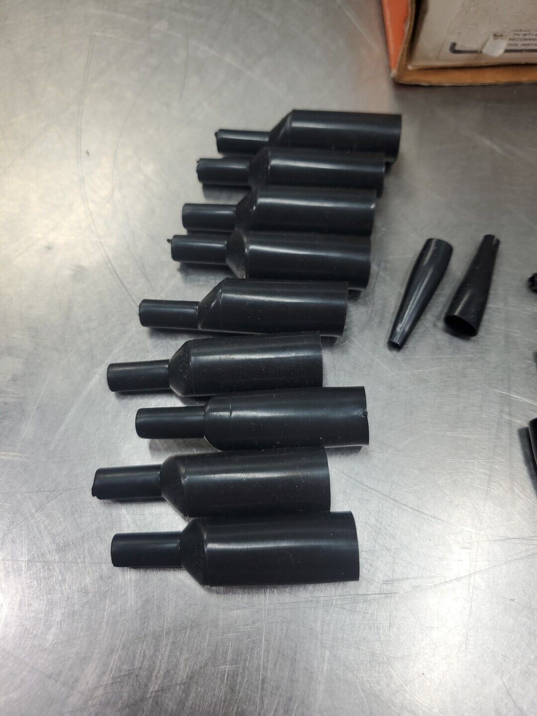 Thomas & Betts MAT2-34-C Electrical Probe Tips, 9-Black, 7-Red, 7-Small. 5E-30