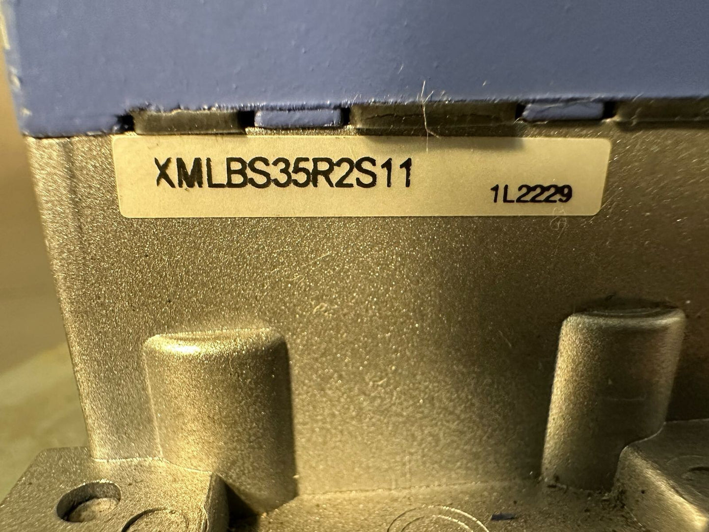 Telemecanique XMLBS35R2S11 PRESSURE SWITCH (3.5.1)