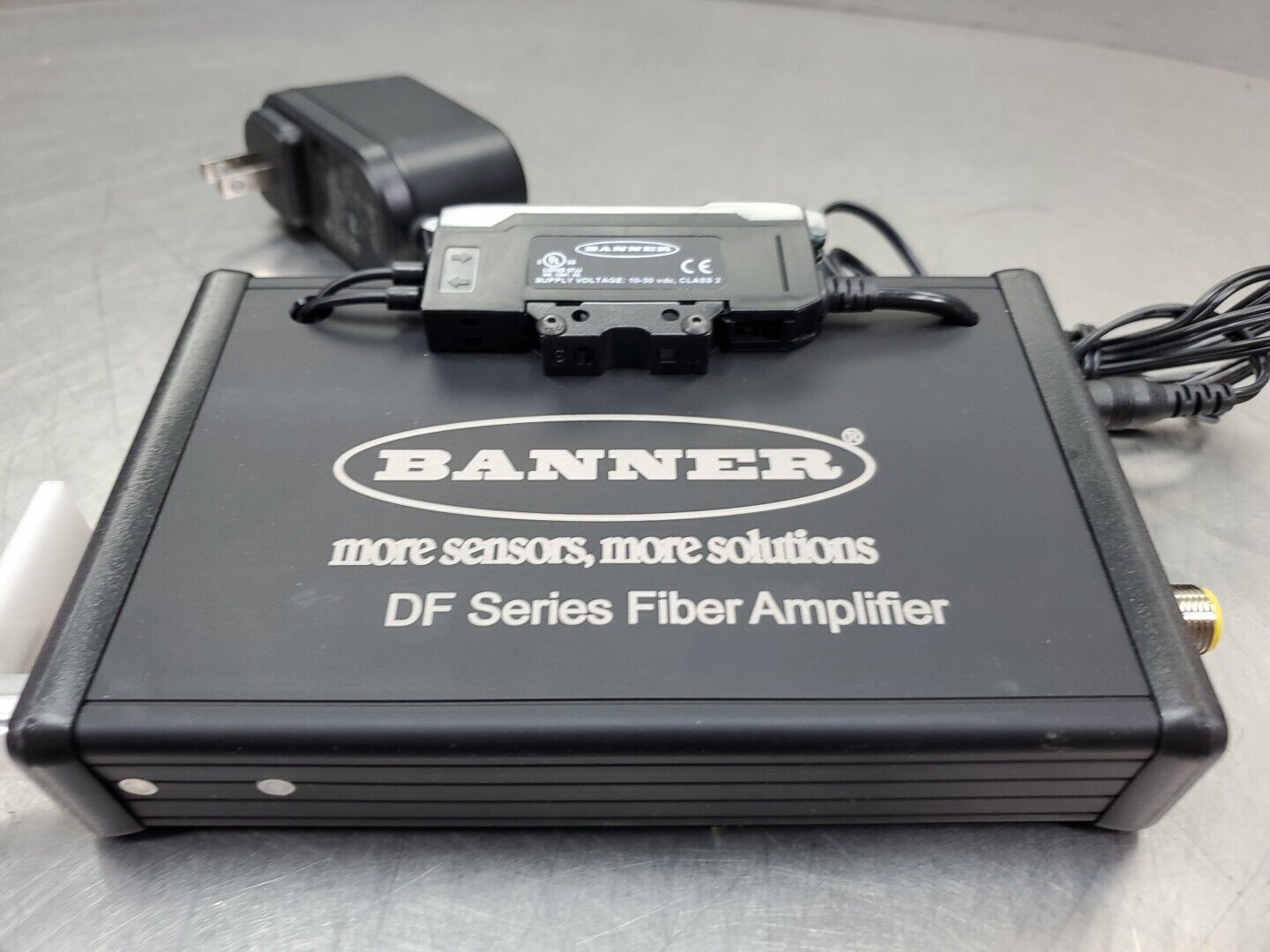 Banner DF Series Long Range Fiber Optic Amplifier.                         5E-21