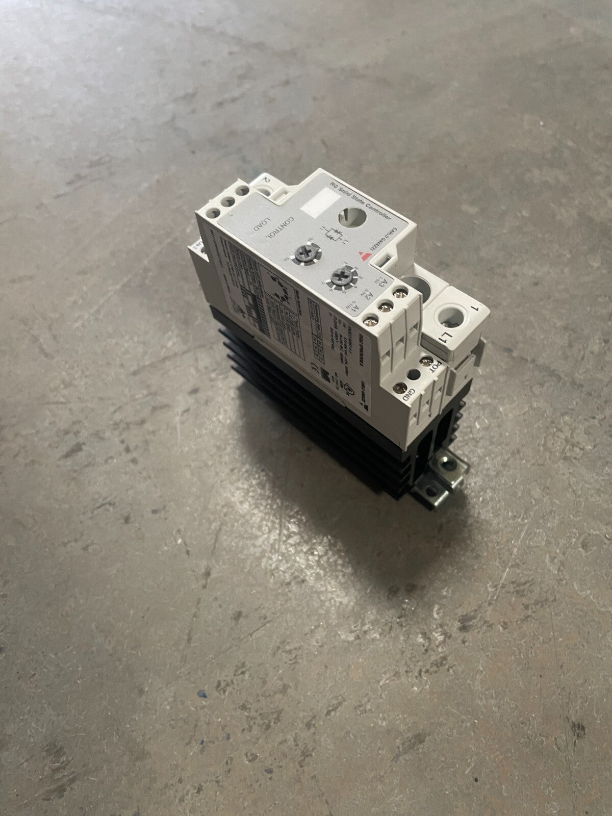 CARLO GAVAZZI Solid State Relay RGC1P60V30EA @1E