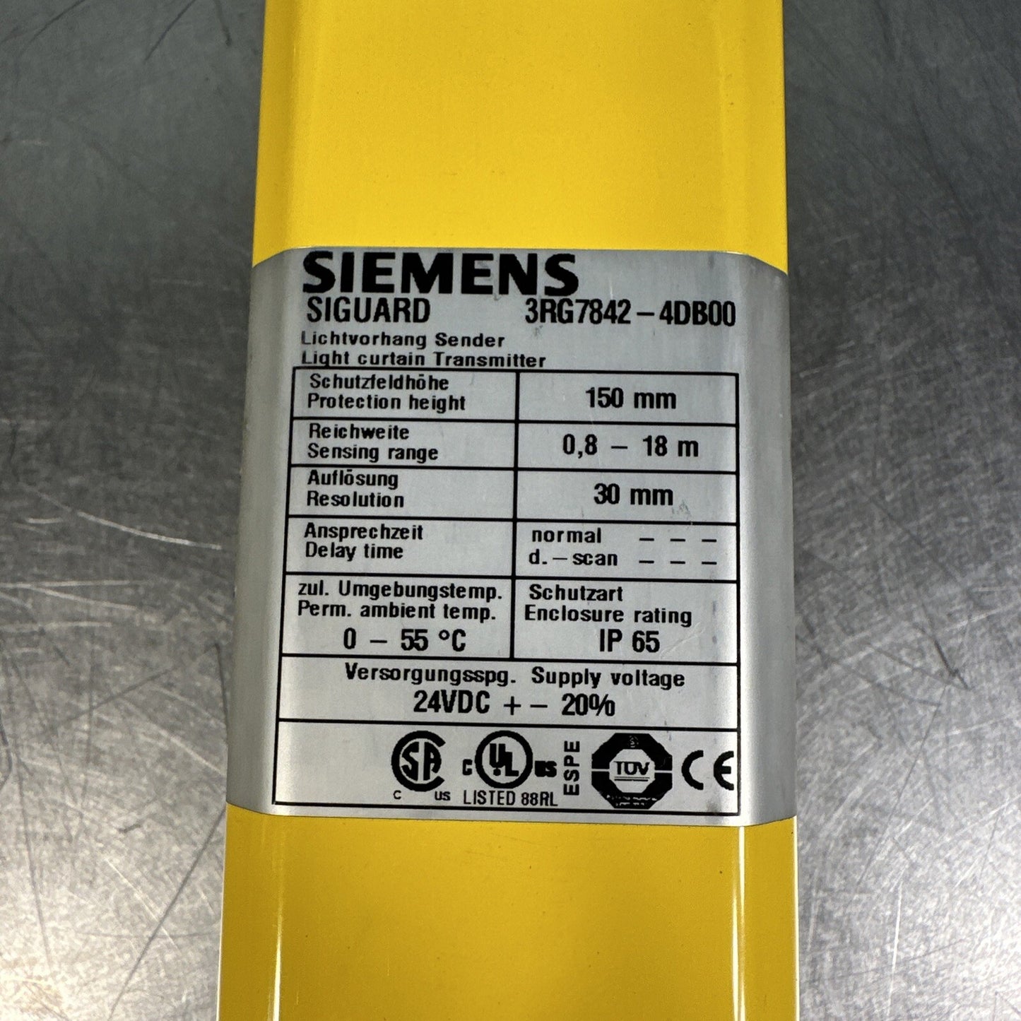 Siemens 3RG7842-4DB00 Siguard Light Curtain Transmitter (BIN-1.1.1)
